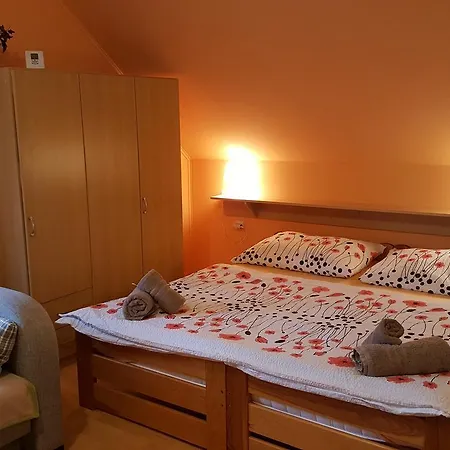 Otmarka Guest house Techonin